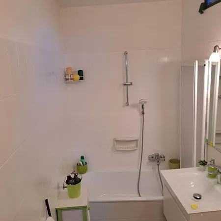 House Al Noce Апартаменты Мольтрасио